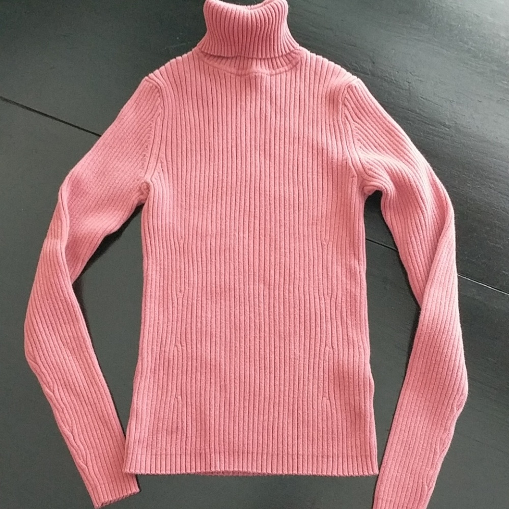 GAP turtleneck top